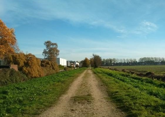 Geen asfalt op het oude spoor