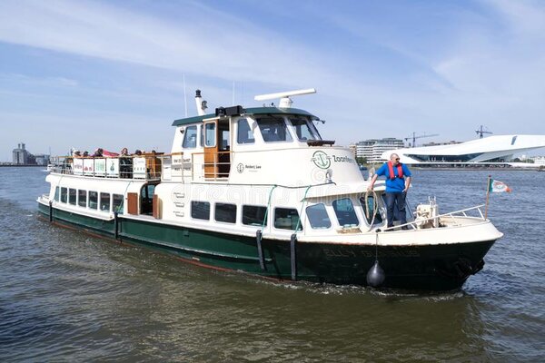 Elly glasius zaanferry van rederij lee de dienst tussen centrale post en zaanse schans amsterdam 155593348