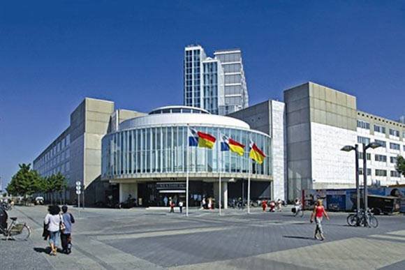 Almere stadhuis 