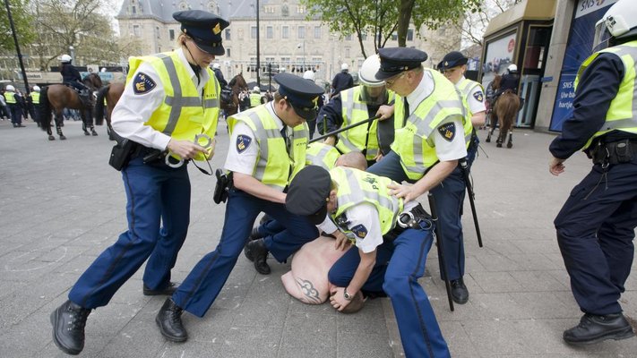 Hooligans treffen elkaar geregeld in bos en weiland knokpartij